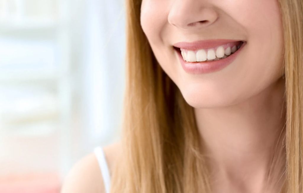 Brighten Your Smile: Benefits of Teeth Whitening&nbsp;Strips